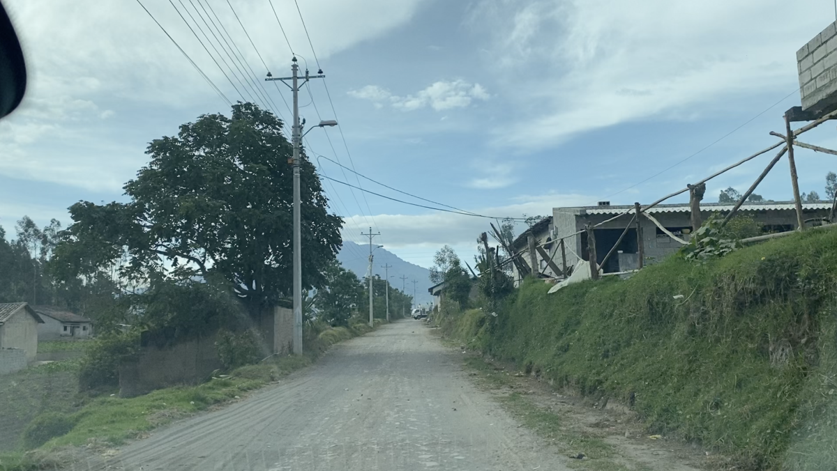 Driving to Otavalo Ecuador via villages