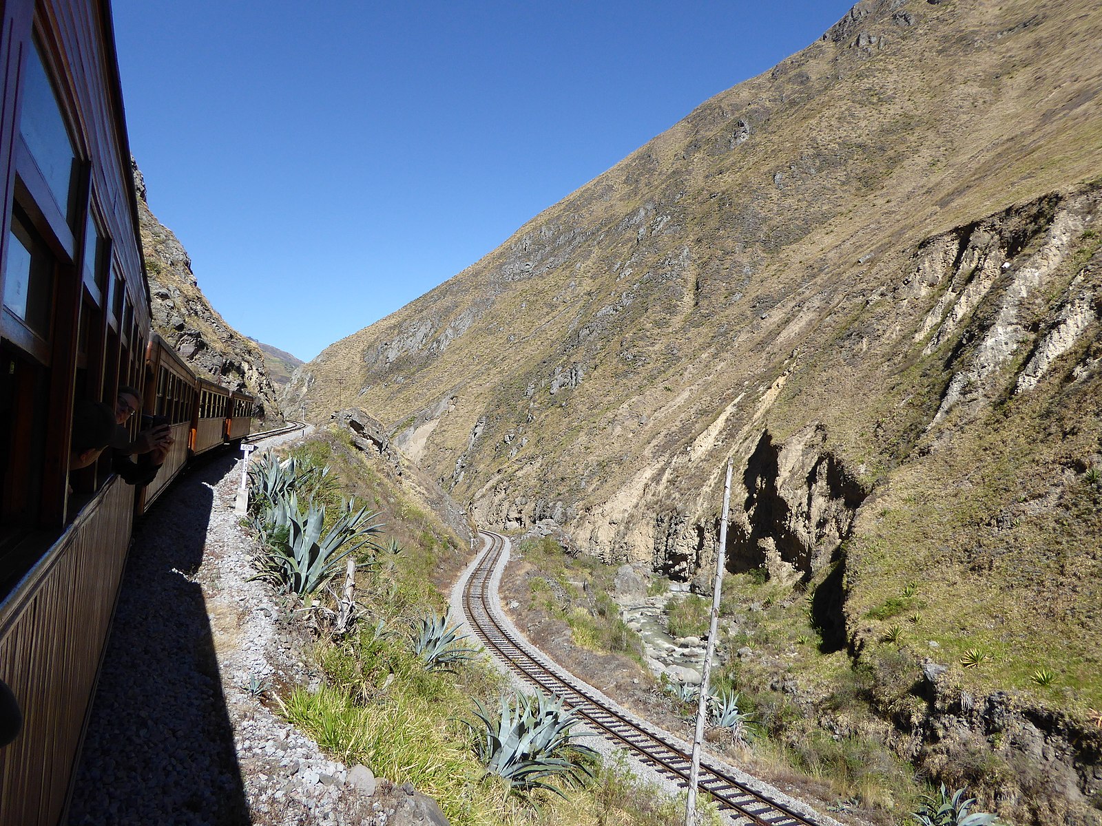 Mit dem Teufelsnase-Zug durch die ecuadorianischen Anden fahren